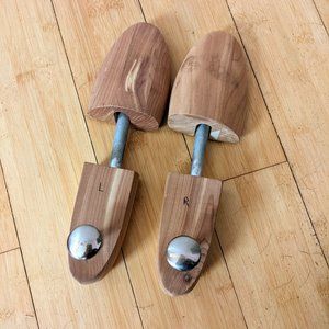 Johnston & Murphy Cedar Shoe Trees